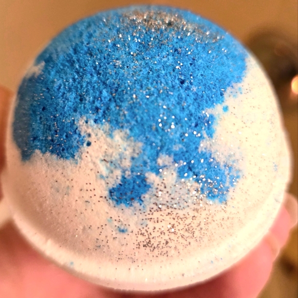 β¨οΈ XL Firecracker Bath Bomb ~ Handmade ~ Glitter Red White & Blue Patriot - Picture 1 of 4